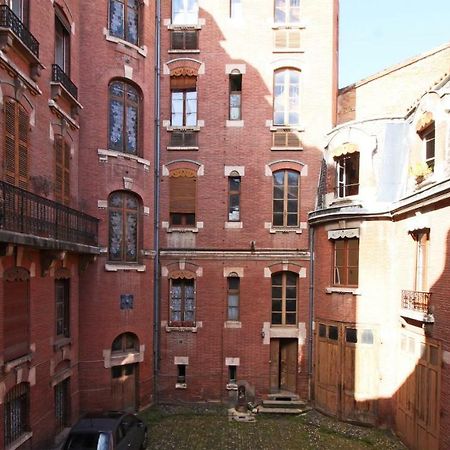 Toulouse - Alsace Lorraine - Languedoc-Place Du Salin-Museum Histoire Naturelle- Jardin Des Plantes-Musee Augustins- Palais De Justice Station Metro Carmes Ligne B Ngoại thất bức ảnh